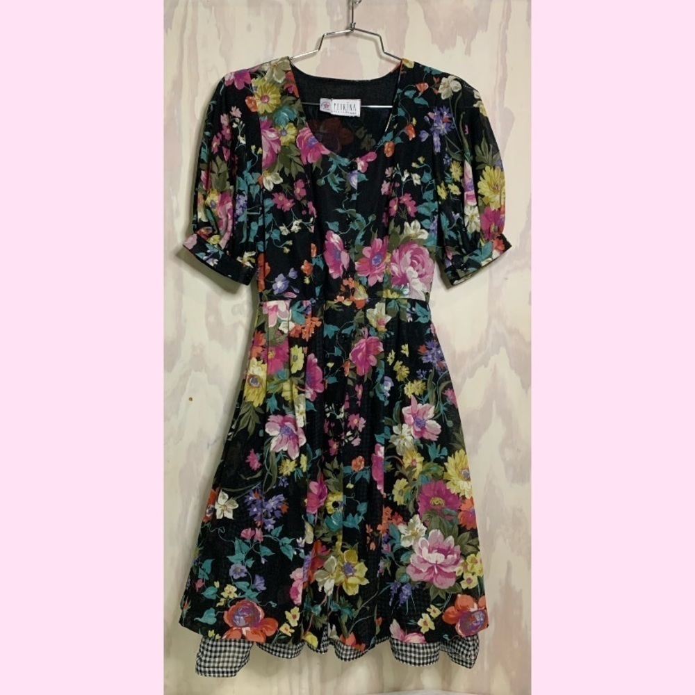 Vintage Petrina & Company Romantic Floral Puff Sleeve Dress​